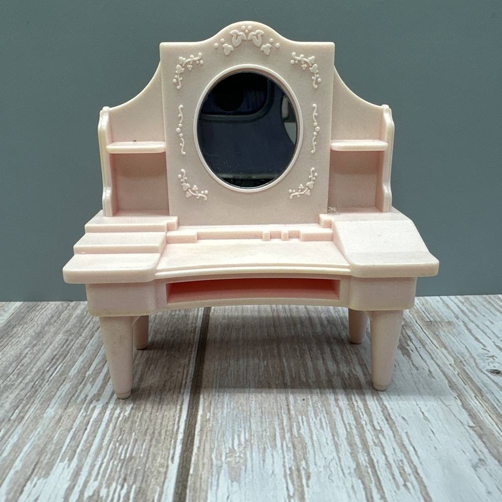 Calico Critters - Sylvanian Families Pink Makeup‎ Vanity